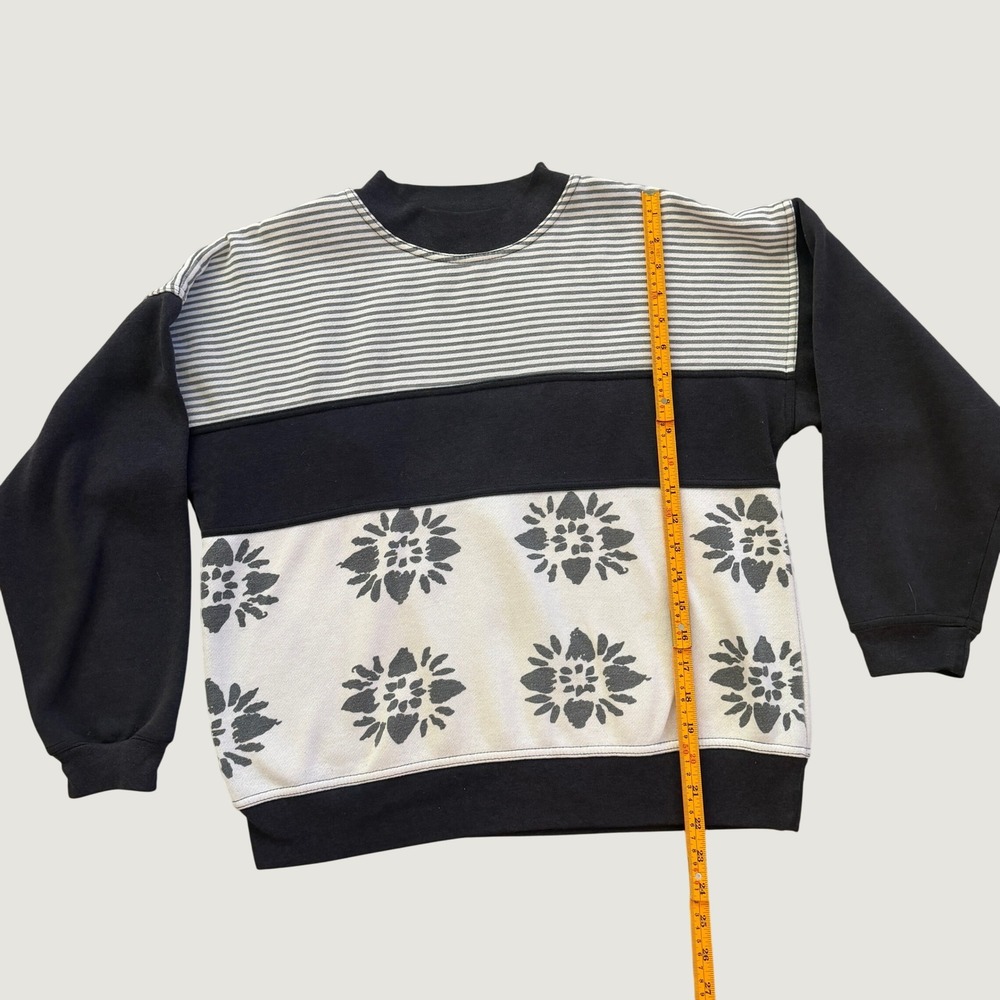 Metro Basic Womens Vintage Sweatshirt Black Floral Striped Colorblock Size M - Picture 4 of 5